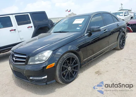 2014 Mercedes-Benz C 250 Luxury/Sport из США, поврежденный, VIN WDDGF4HB7EA955671